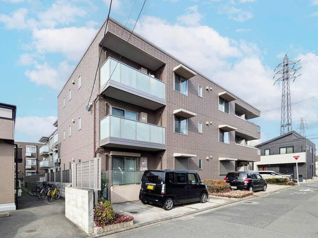 建物外観　積水ハウス施工に賃貸住宅「シャーメゾン」です