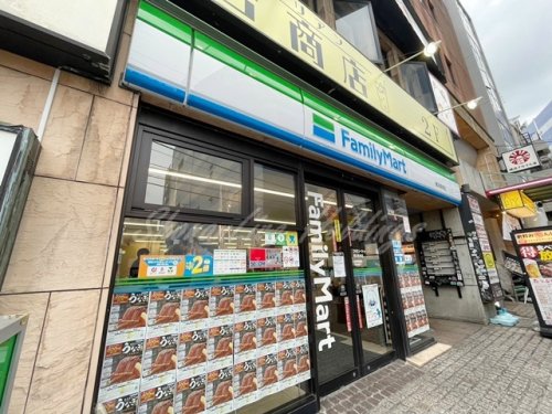 コンビニ　ファミリーマート 横浜南幸店（コンビニ）まで588m
