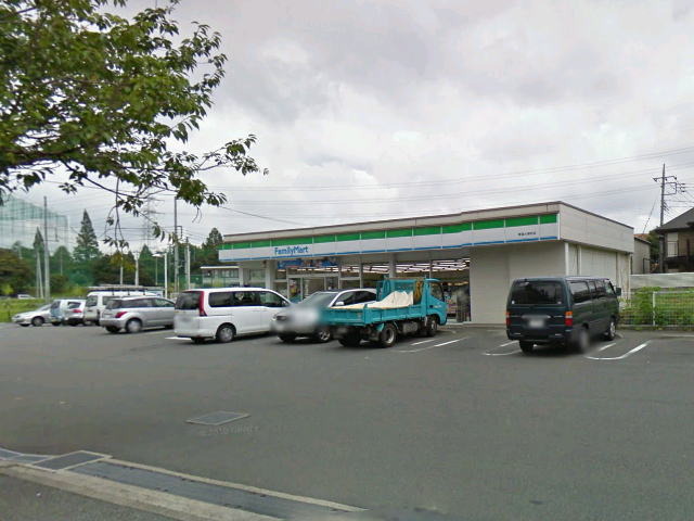 コンビニ　ファミリーマート青葉大場町店（コンビニ）まで174m