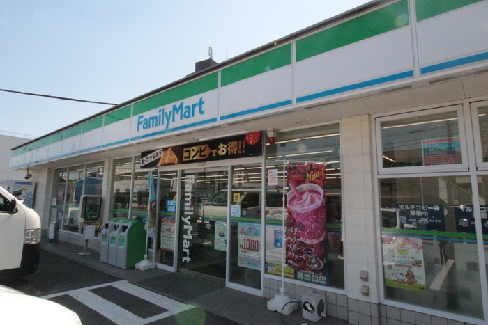コンビニ　ファミリーマート二の森店（コンビニ）まで500m