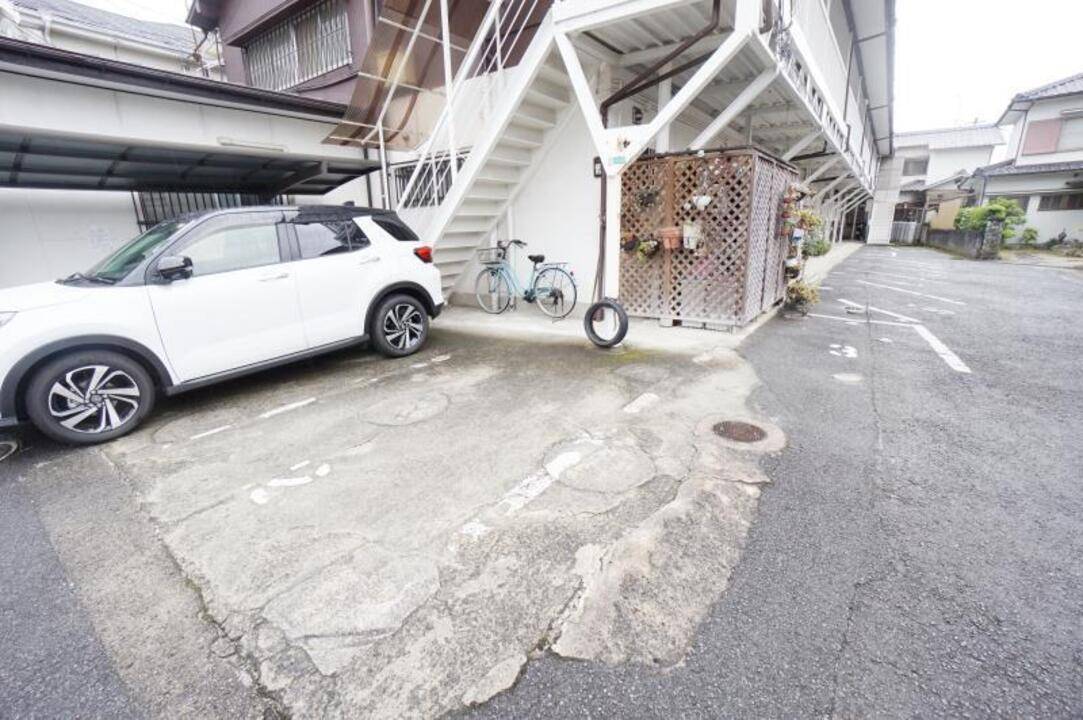 駐車場　駐車場