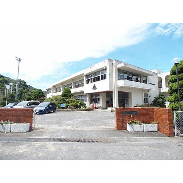 小学校　時津町立鳴鼓小学校（小学校）まで1209m