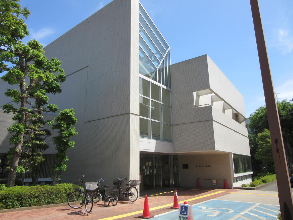 図書館　東大和市立中央図書館（図書館）まで1390m