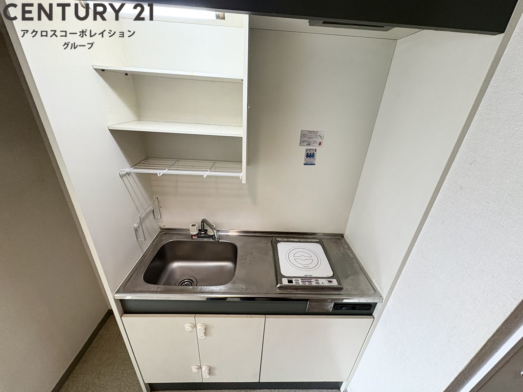 キッチン　1口IHコンロ付きのシンプルなキッチン
