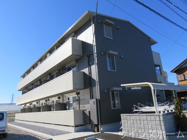 建物外観　ダイワハウスが建設した３階建てマンションです！