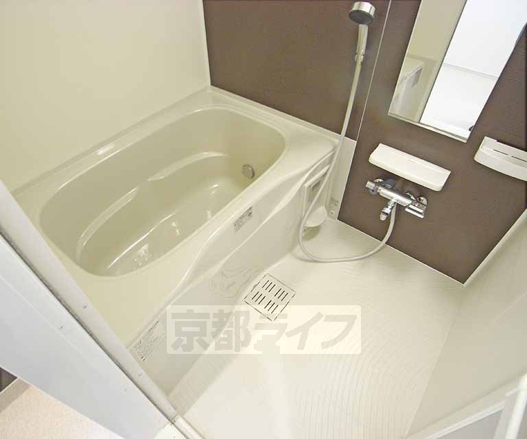 バス・シャワールーム　大きなお風呂です。