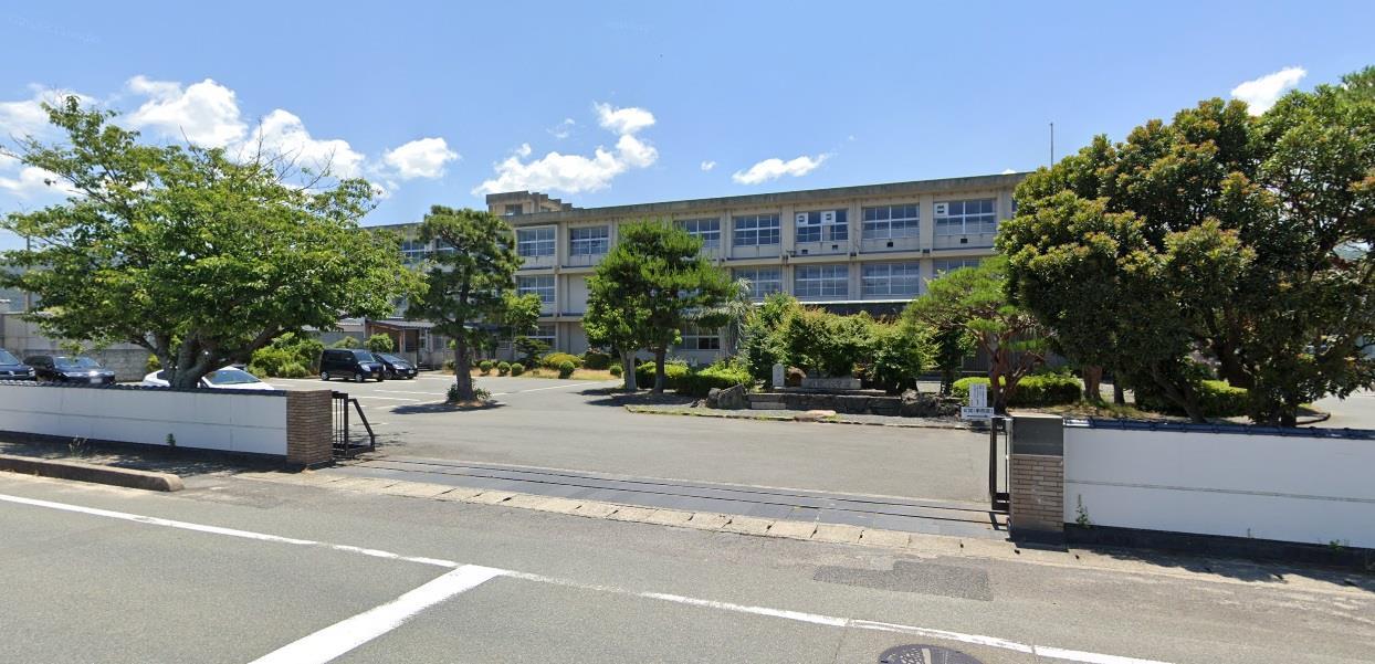小学校　萩市立明倫小学校（小学校）まで800m