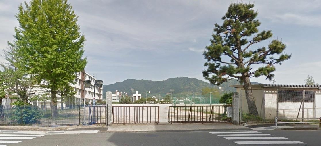 中学校　萩市立萩東中学校（中学校）まで350m