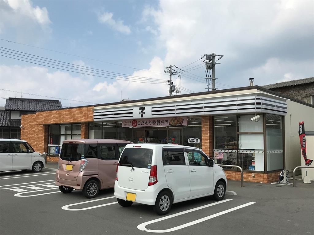 コンビニ　セブンイレブン萩古萩町店（コンビニ）まで241m