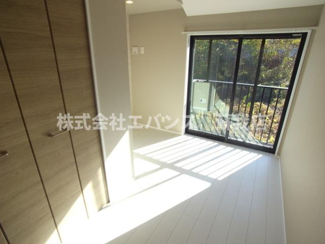その他部屋・スペース　落ち着いて過ごせるお部屋なので、寝室にいかがでしょうか