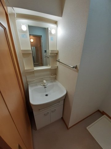 洗面設備　コンパクトで使いやすい洗面所