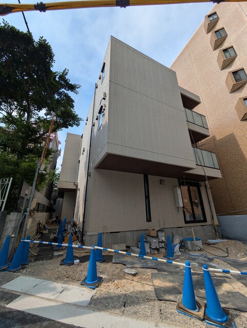 建物外観　建築中
