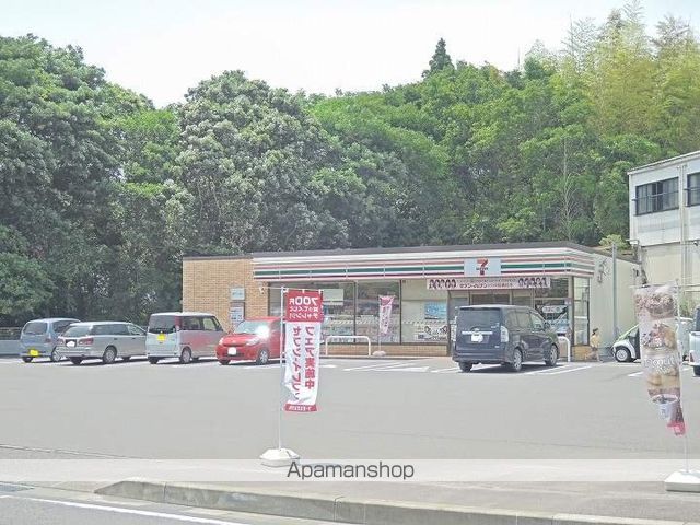コンビニ　セブンイレブン鹿児島西伊敷店（コンビニ）まで94m
