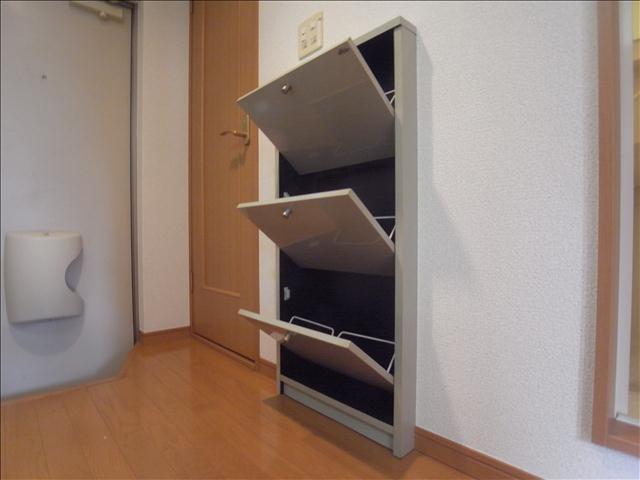 収納　シューズボックス