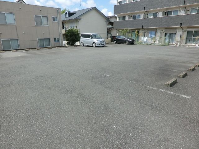 駐車場　お車ご利用の方には周辺の駐車場をお探し致します。