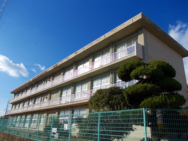 小学校　駅家西小学校（小学校）まで240m