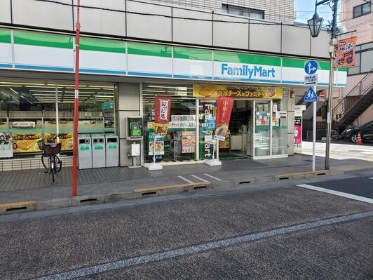 コンビニ　ファミリーマートタケウチ萩中店（コンビニ）まで161m
