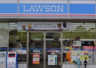 コンビニ　ローソン玉津三丁目店（コンビニ）まで37m