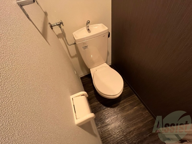 トイレ　こちらはトイレです。清潔感があり、安心して使用できます。