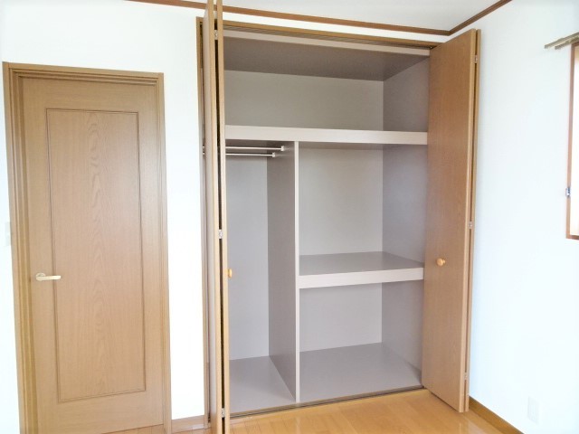収納　洋室６帖の収納