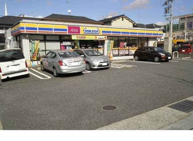 コンビニ　ミニストップ甲子園口５丁目店様（コンビニ）まで300m