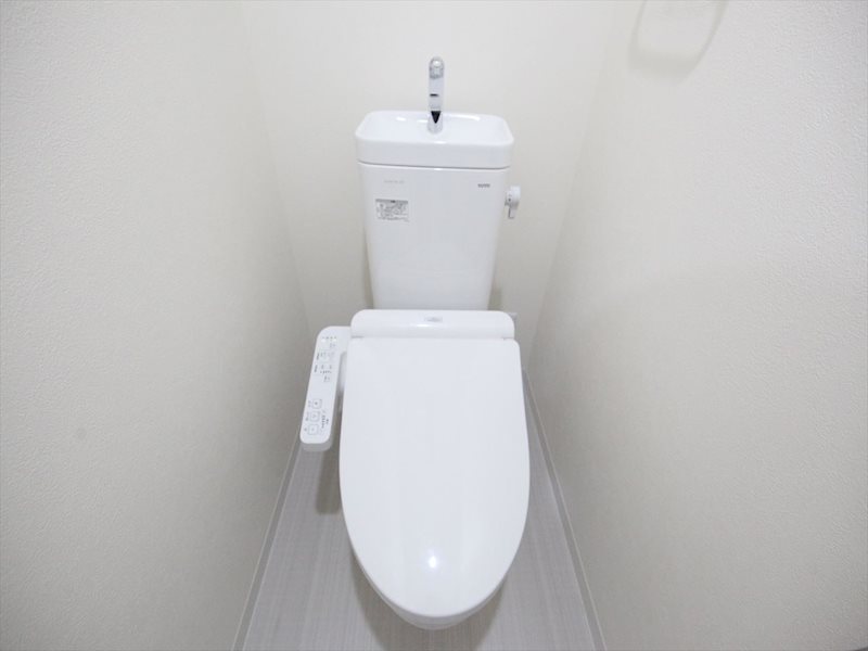 トイレ　温水洗浄暖房便座付トイレ