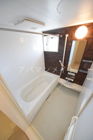 バス・シャワールーム　落ち着いた空間のお風呂です