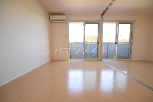 その他部屋・スペース　落ち着いた色調のお部屋です