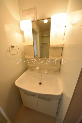 洗面設備　使いやすい洗面所です