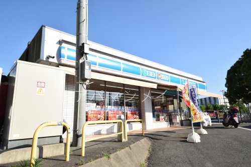 コンビニ　ローソンプラスドリームバスターミナル前店（コンビニ）まで707m