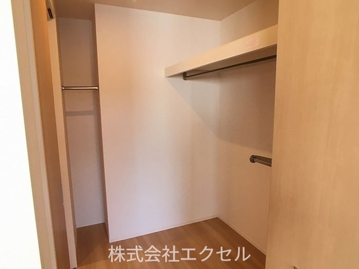 収納　ウォークスルークロゼットです。