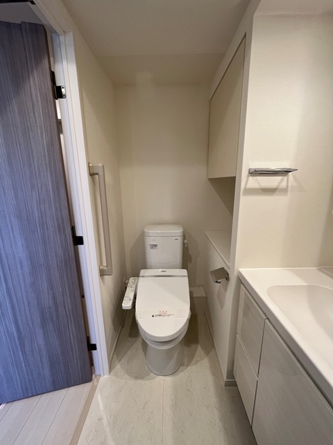 トイレ　※写真は同タイプ住戸です。