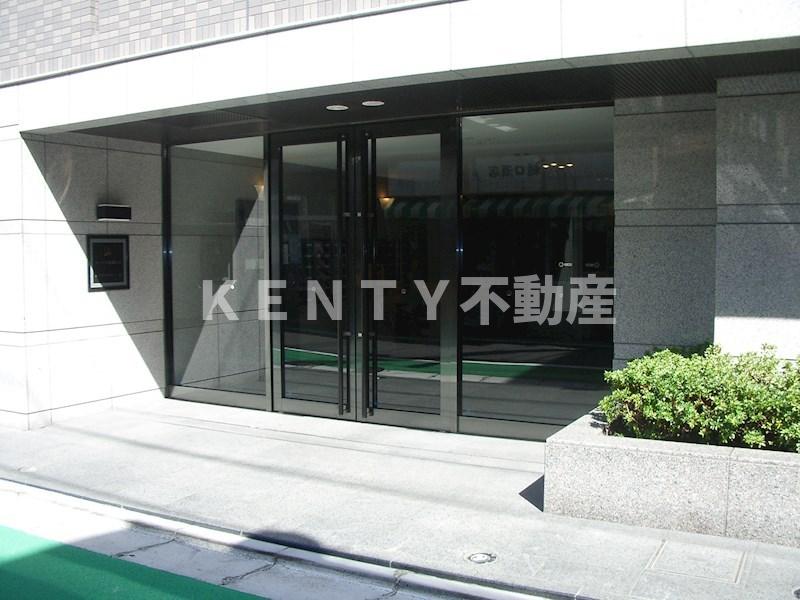エントランス　ゆとりのあるエントランスです