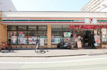 コンビニ　セブンイレブン高田馬場店（コンビニ）まで493m