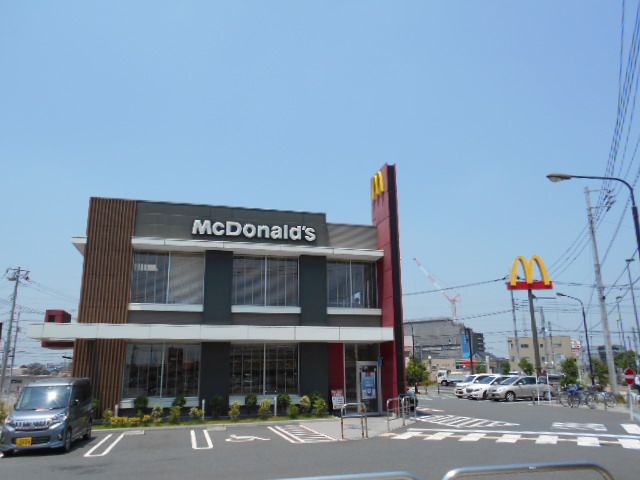 飲食店　マクドナルド 三郷中央店（飲食店）まで413m