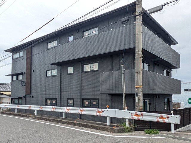 建物外観　建設中