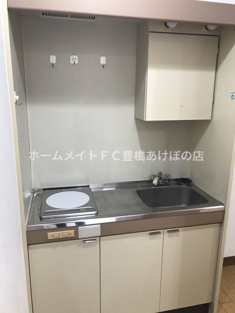 キッチン　同型別部屋写真（反転）