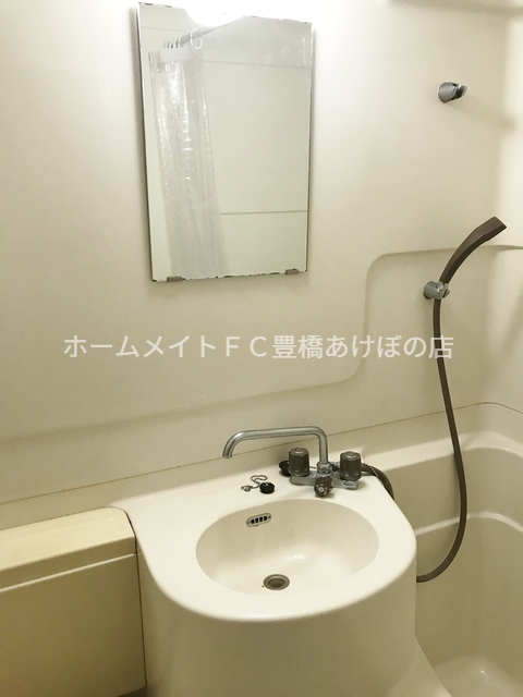 洗面設備　同型別部屋写真（反転）