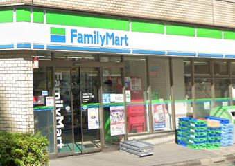 コンビニ　ファミリーマート 神田神保町一丁目店（コンビニ）まで97m