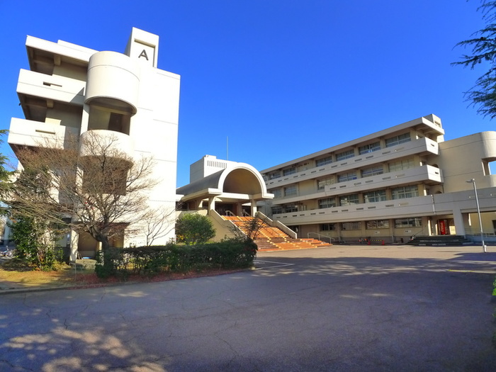 大学・短大　保健医療大学（大学・短大）まで2500m