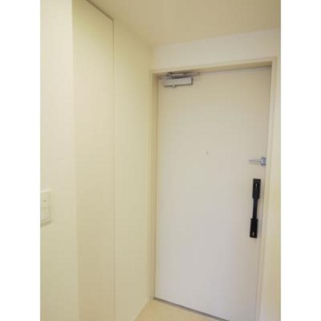 玄関　※写真は同タイプ住戸です。