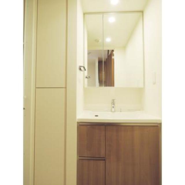 洗面設備　※写真は同タイプ住戸です。