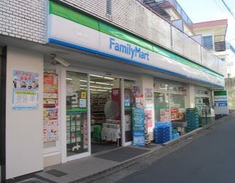 コンビニ　ファミリーマート 笹塚三丁目北店（コンビニ）まで118m