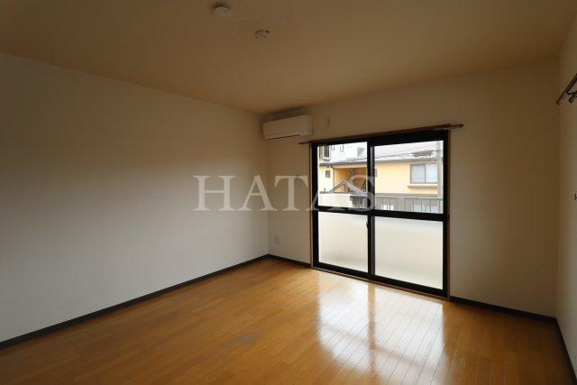 居室・リビング　同物件別部屋です。