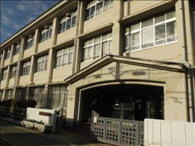 中学校　神戸市立兵庫中学校（中学校）まで728m