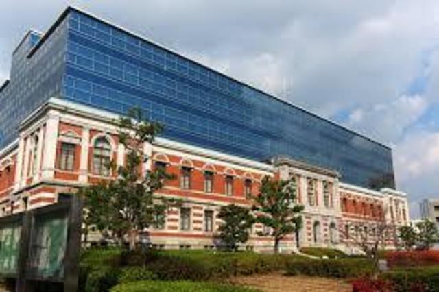 役所　神戸地方裁判所（役所）まで816m