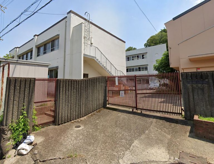 小学校　生瀬小学校（小学校）まで850m