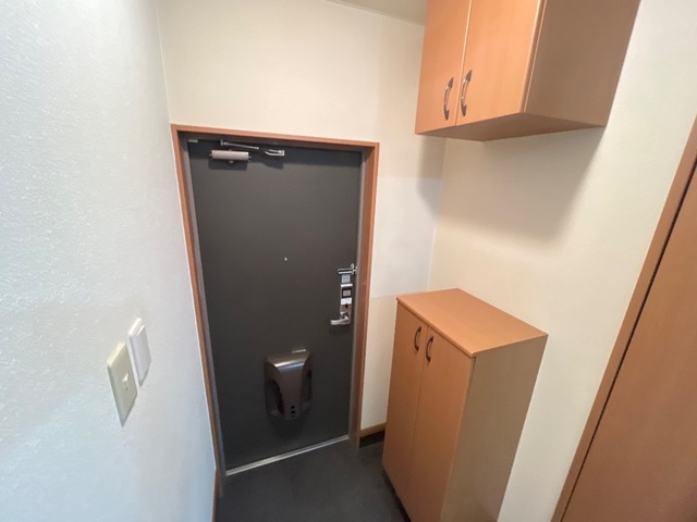玄関　同物件別号室のものです。