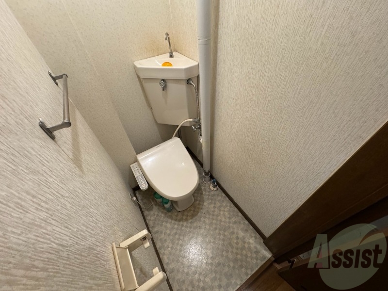 トイレ　こちらはトイレです。清潔感があり、安心して使用できます。