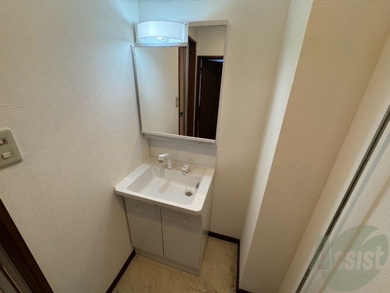 洗面設備　こちらに洗面台があります。朝の洗顔はこちらで。